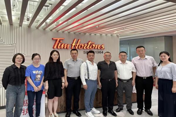 南宫NG28国际集团美食董事长杨晓初带队造访上海区域大客户，深刻提升合作能级